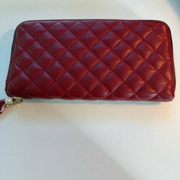 Quilted Red Wallet - Picture 4 of 11